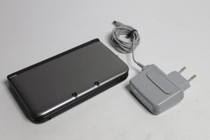 Nintendo 3DS XL Handheld-Spielkonsole - Silber/Schwarz (2201199)