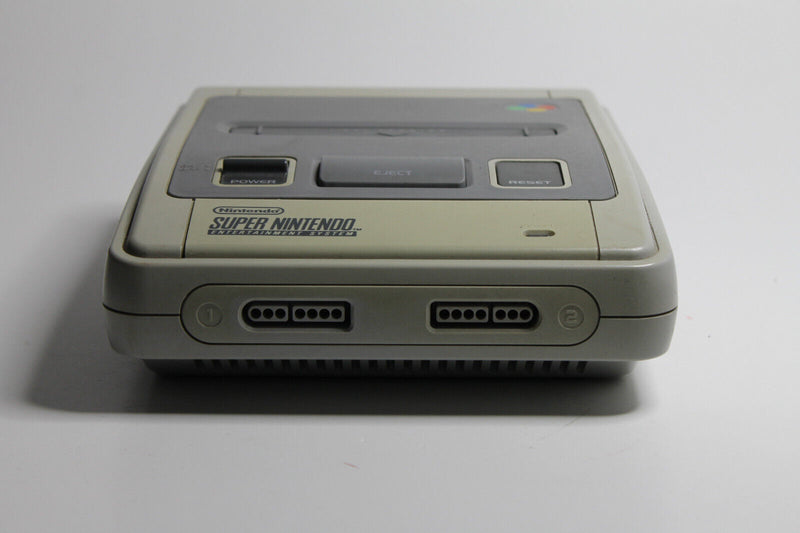 Laden Sie das Bild in Galerie -Viewer, Nintendo Super Famicom Spielkonsole - Grau mit 2 Controller (1x original) Kabel
