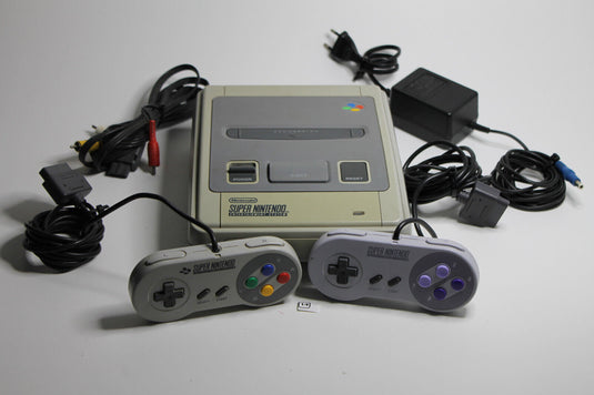 Nintendo Super Famicom Spielkonsole - Grau mit 2 Controller (1x original) Kabel