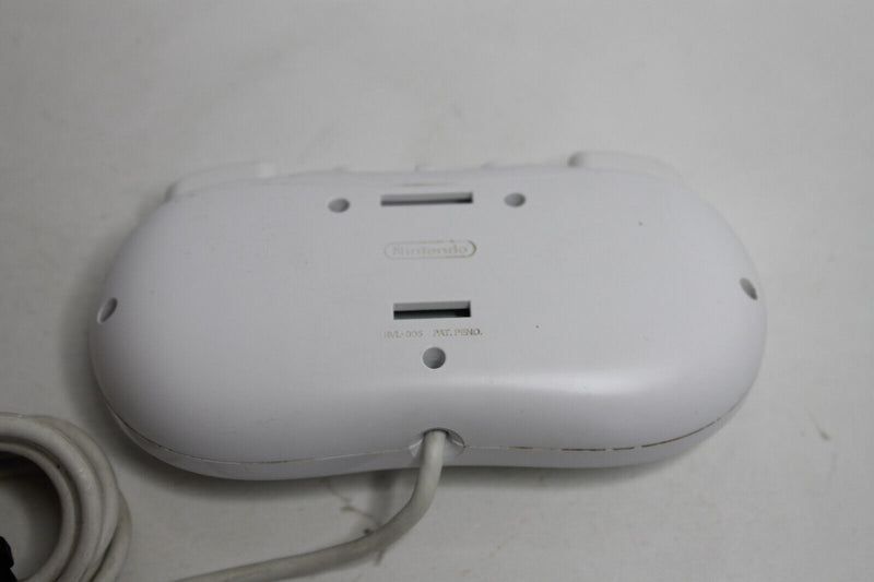 Laden Sie das Bild in Galerie -Viewer, Nintendo Classic (RVLARW1) Gamepad Controller
