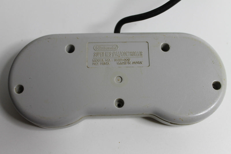 Laden Sie das Bild in Galerie -Viewer, Nintendo Super Famicom Spielkonsole - Grau mit 2 Controller (1x original) Kabel
